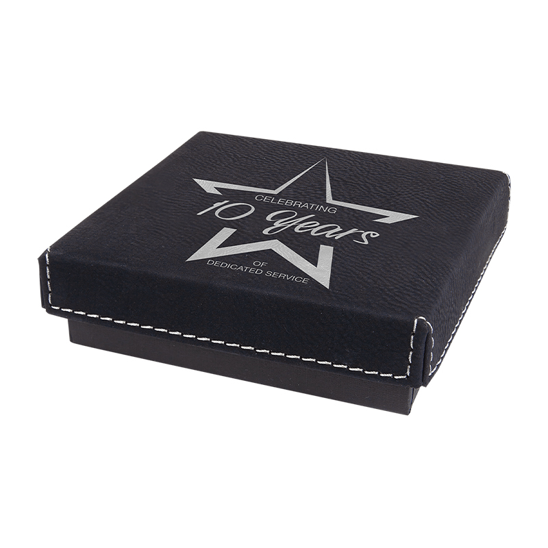 11 جعبه هدیه 3/4 اینچ x 7 3/4 اینچ با درب چرمی لیزری
